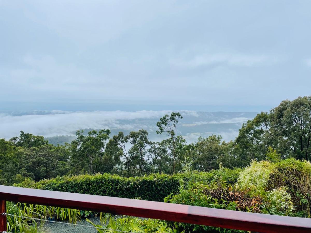 The Hillside Retreat Hotell Mount Tamborine Exteriör bild